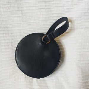 Black round purse